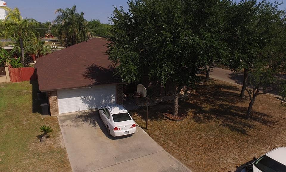1st image of 820 Park Cir