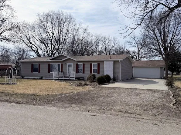 105 S Rumsey St, Everly, IA 51338