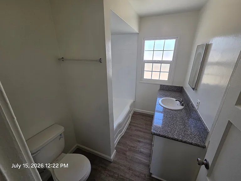 921 E Alwood St — Photo 12