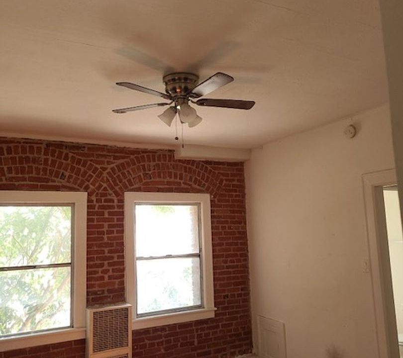 2nd image of 512 S Bonnie Brae St #11498088