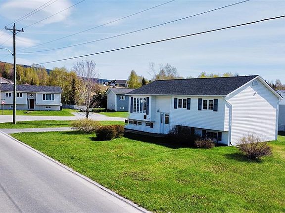 3rd image of 8 Pine Avenue