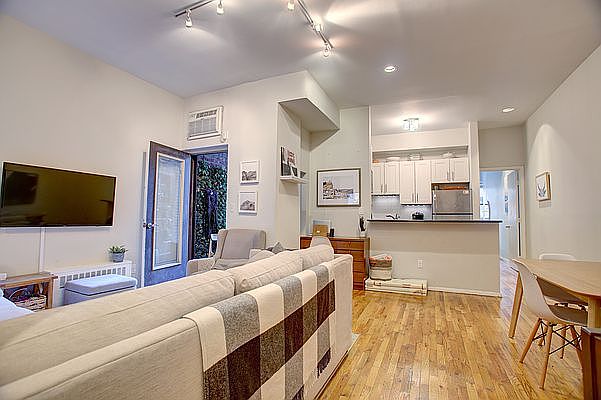 1st image of 255 W 92nd St APT 4C