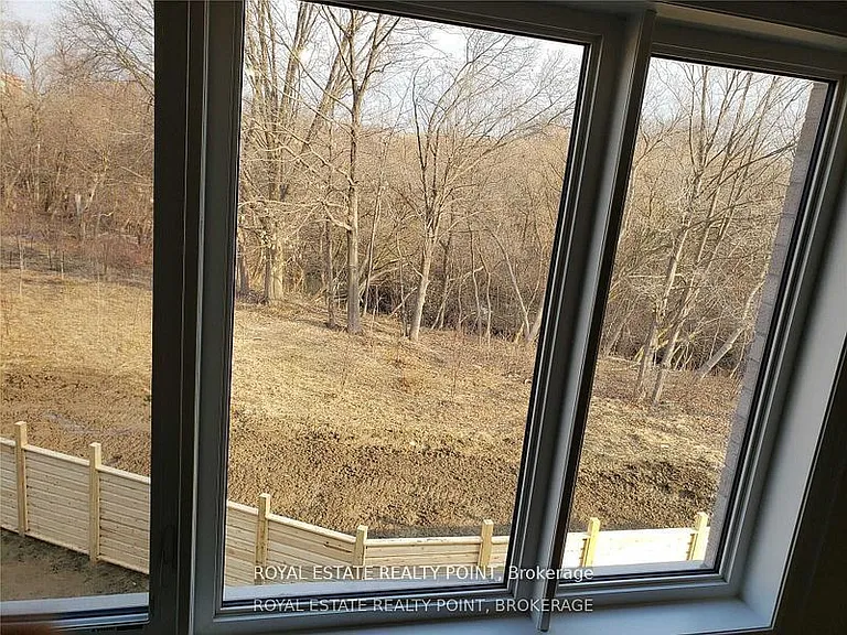 12 Creekbank Rd #UPPER — Photo 16