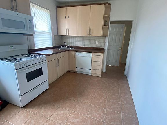 2nd image of 527 Fern Ave Floor 2