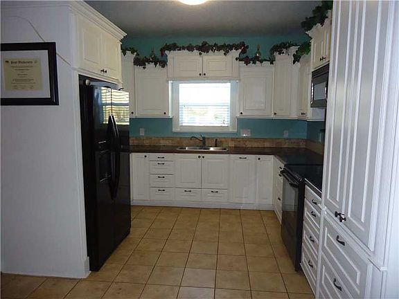 5th image of 3215 Reidway St