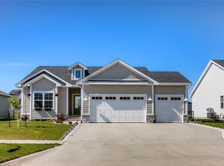 627 35th St SW, Altoona, IA 50009