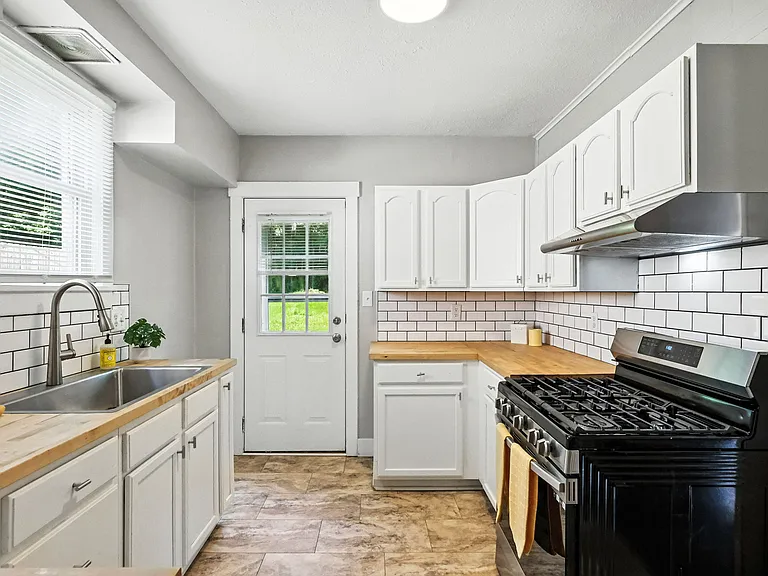 1721 Boundary St — Photo 11