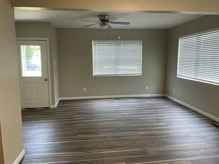 2537 Fair Dr — Photo 2