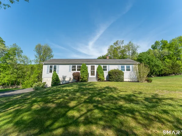 25 Mohegan Drive, Griswold, CT 06351