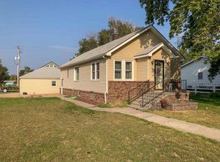 201 Carlyle St, Alma, NE 68920