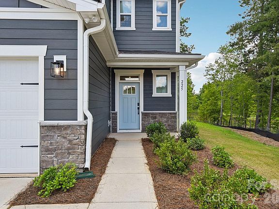4th image of 225 Bellina Dr