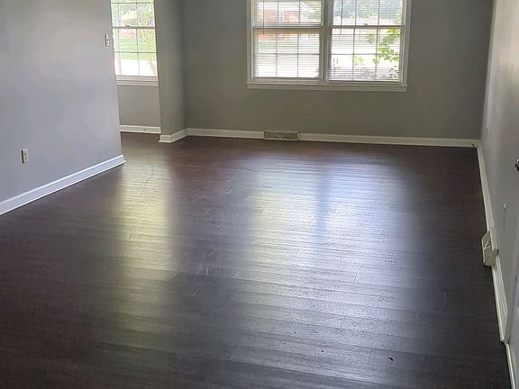 2nd image of 2517 Thoroughbred Dr