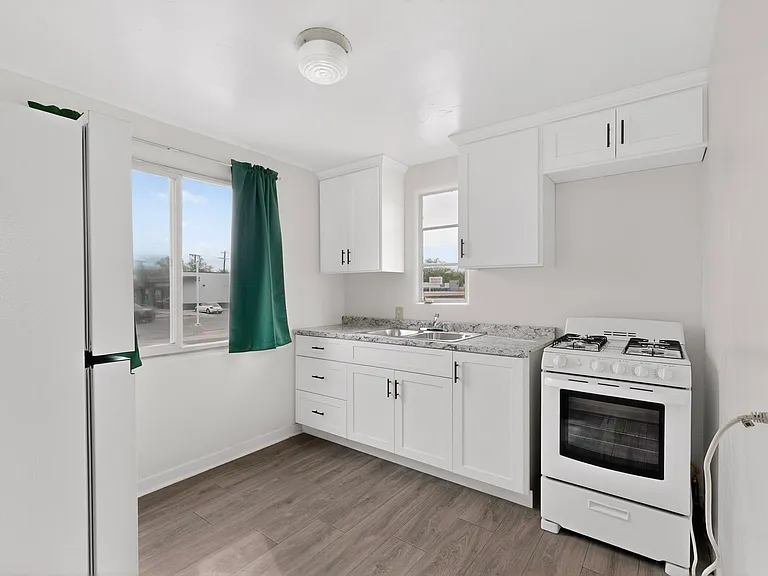 535 Washington St NE #1 — Photo 7