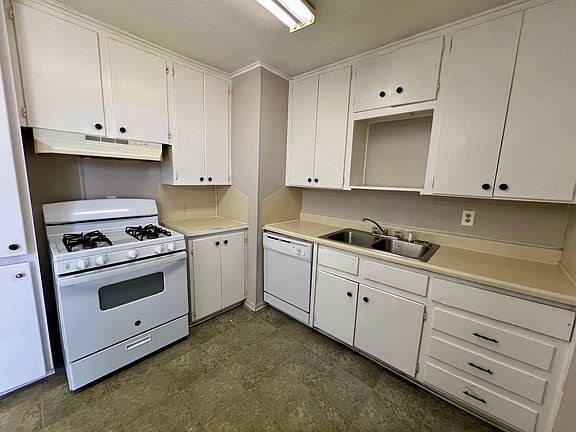 5th image of 4720 Bonny Dr