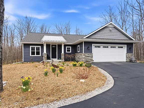 2nd image of 3404 Tanglewood Ln