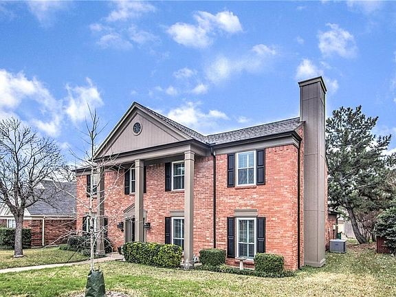 3rd image of 1326 Saddleback Ln