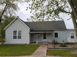22528 E 2nd St, Dennison, IL 62423