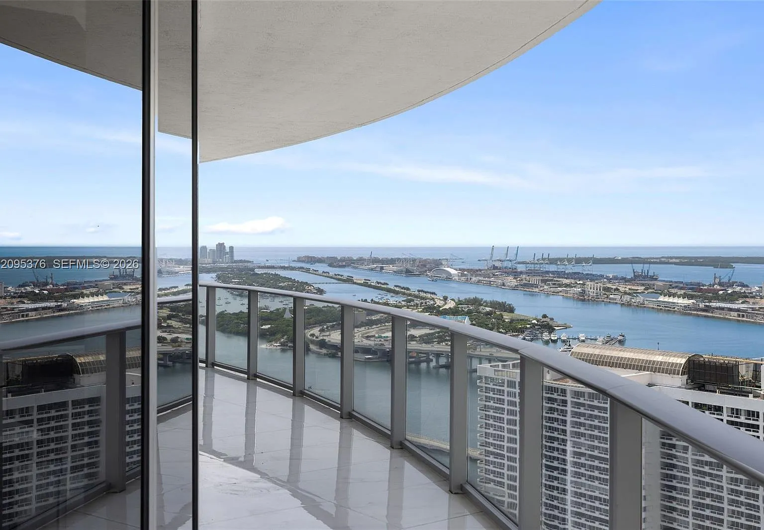 Aria On The Bay Condo — Photo 1