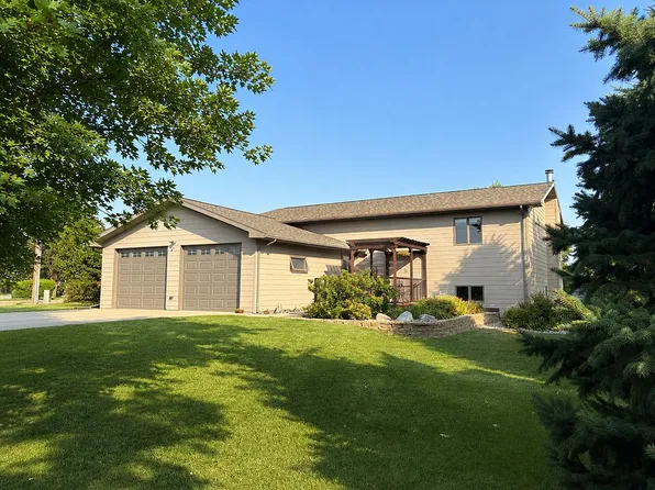 1302 13th St W, Mobridge, SD 57601