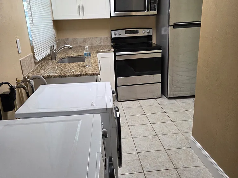 1612 Montgomery Ave — Photo 9