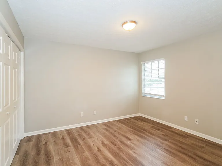 8105 N Fremont Ave — Photo 15