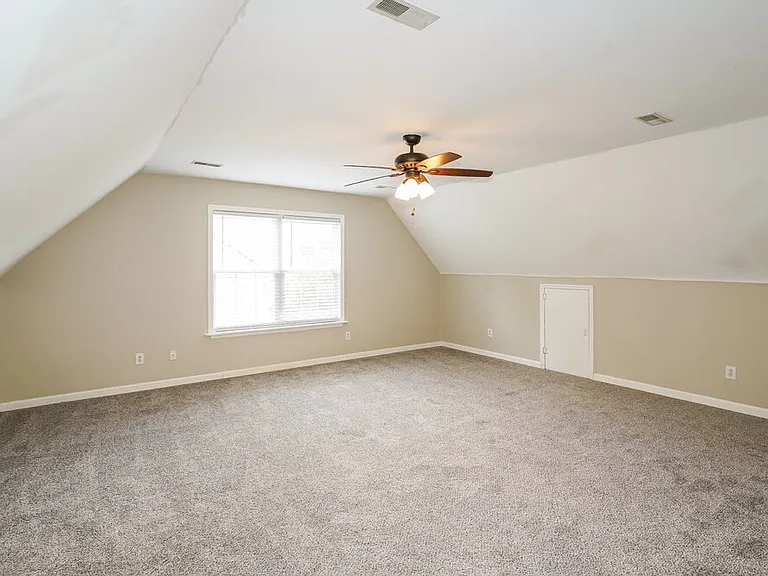 2817 Sutherland Dr — Photo 14