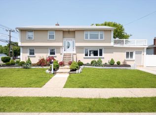 2737 Boundary Rd, Bellmore, NY 11710