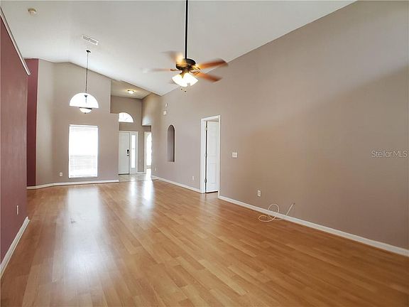 5th image of 803 Lilac Trace Ln