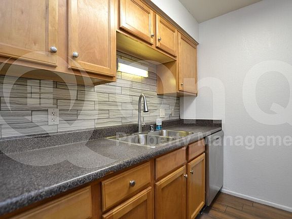 4th image of 1224 E Evergreen St APT 127