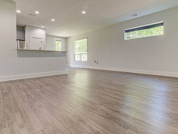 5th image of 3317 Blumie St Unit B
