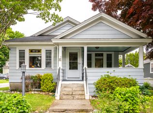 37 Fairview Ave, Middletown, RI 02842