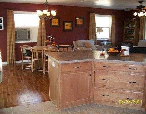 5th image of 2527 Chateau Dr