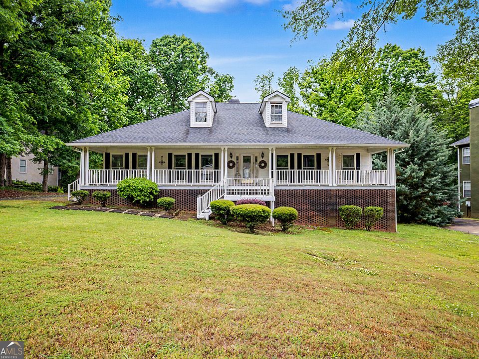 1st image of 311 White Oak Dr
