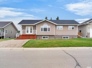 212 Regent St, Melfort, SK S0E1A0