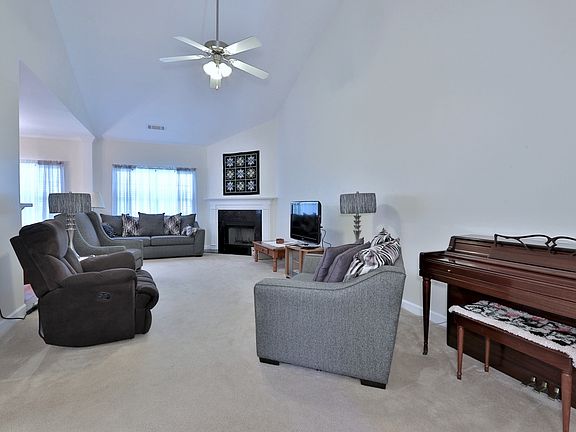 3rd image of 665 Austin Creek Dr