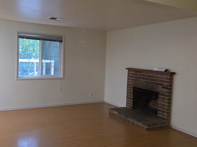 342 Norman Ave — Photo 14