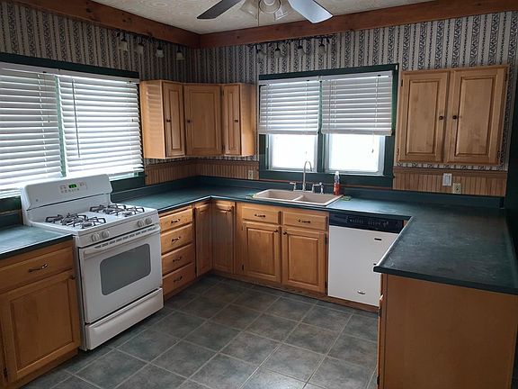 4th image of 22 Hubbard St