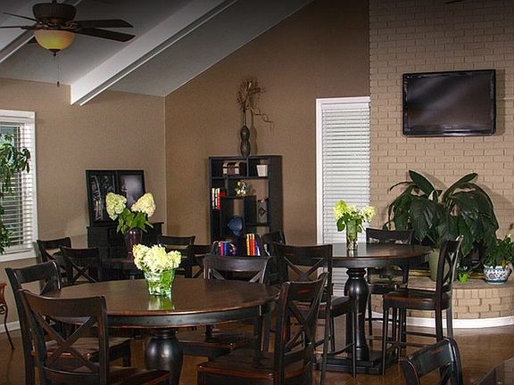 2nd image of 4125 Riverview Cir
