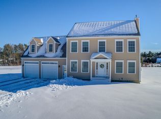 17 Shiers Meadows Dr SW, Gorham, ME 04038