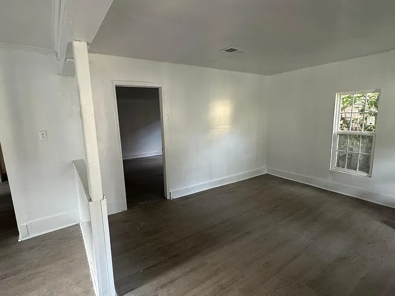2362 Cable Ave — Photo 5