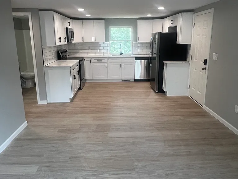 520 Eagle St #4 — Photo 1
