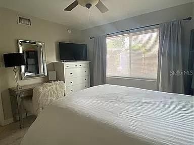 1st image of 626 12th Ave NE APT 4