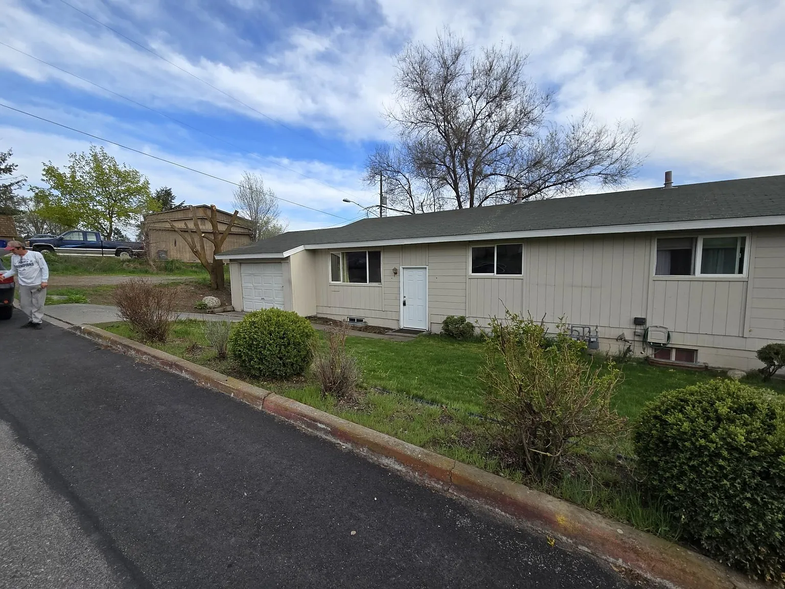 4 bed, 1900 sqft, $3,900 — Photo 1