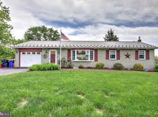 330 Southview Dr, Ephrata, PA 17522