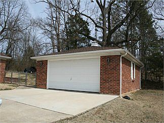 2nd image of 102 Walnut Hill Dr