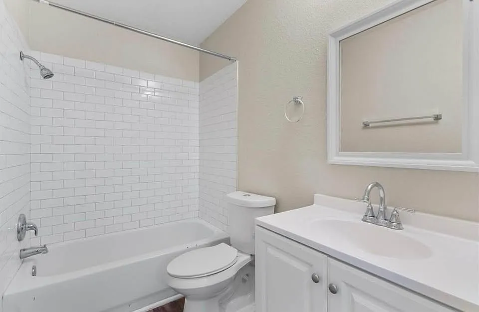 5 bed, 1726 sqft, $1,950 — Photo 4