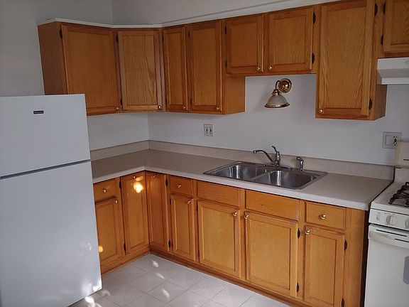 2nd image of 921 College Ave #933