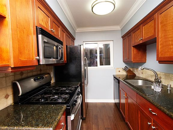 4th image of 4618 30th St #1