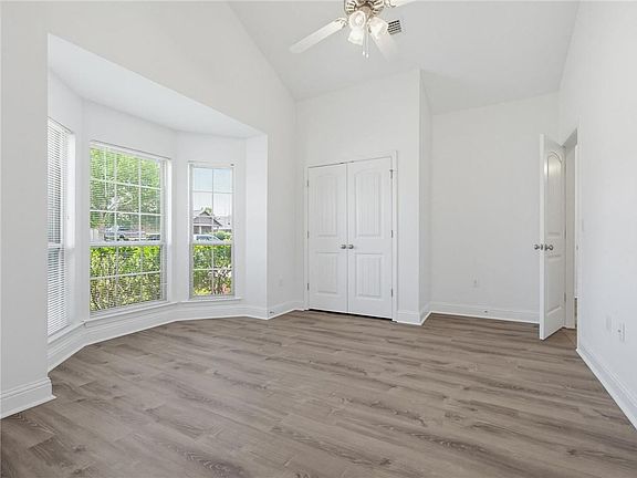 5th image of 742 Cheswick Ave