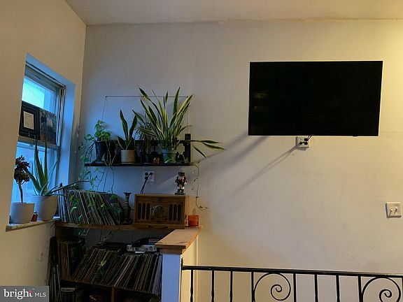 5th image of 1614 Jackson St Floor 2